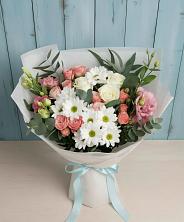 Букет цветов из:  Розы, Лизиантусы и Хризантемы в Раздольном Новосибирской области