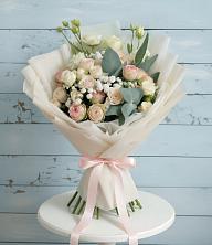Букет цветов из:  Розы и Лизиантусы в Раздольном Новосибирской области