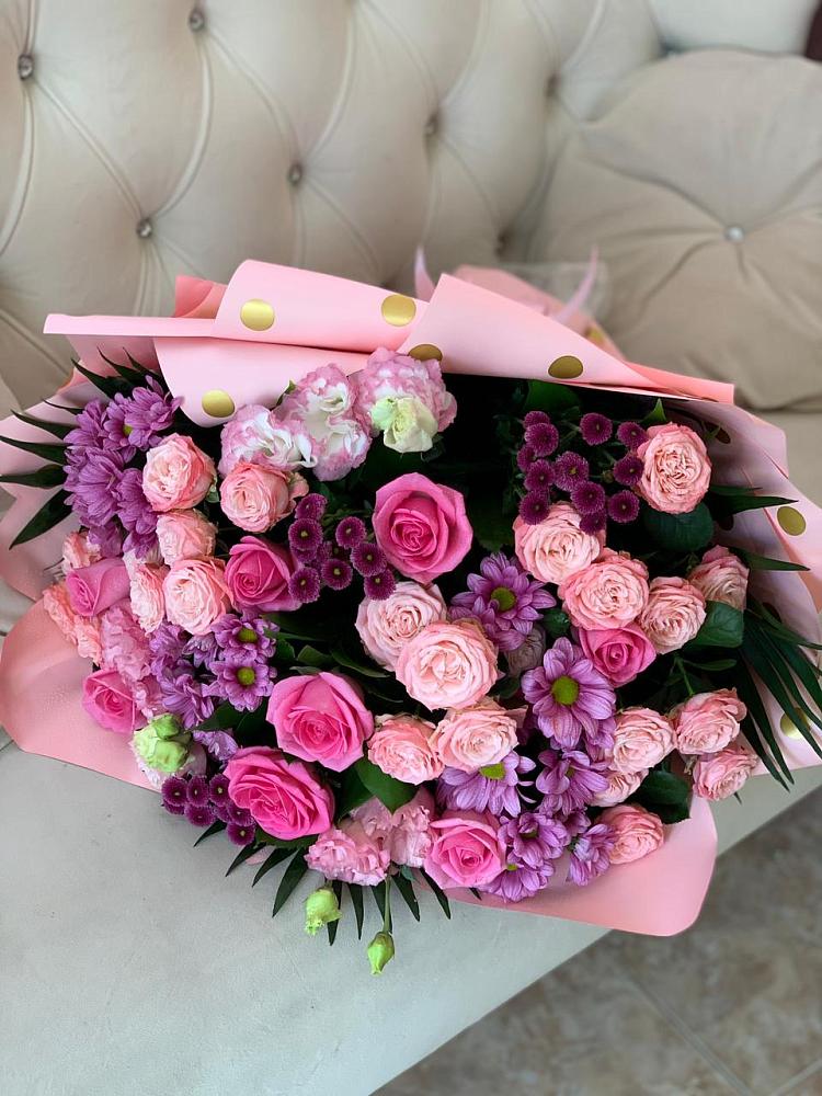 Букет цветов из: Хризантемы, Розы и Лизиантусы в Раздольном Новосибирской области