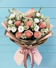 Букет цветов из:  Розы, Альстромерии и Лизиантусы в Раздольном Новосибирской области