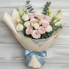 Букет цветов из:  Лизиантусы в Раздольном Новосибирской области