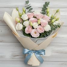 Букет цветов из:  Лизиантусы в Раздольном Новосибирской области