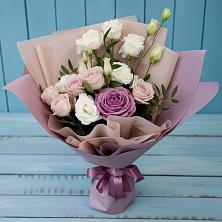 Букет цветов из:  Розы и Лизиантусы в Раздольном Новосибирской области