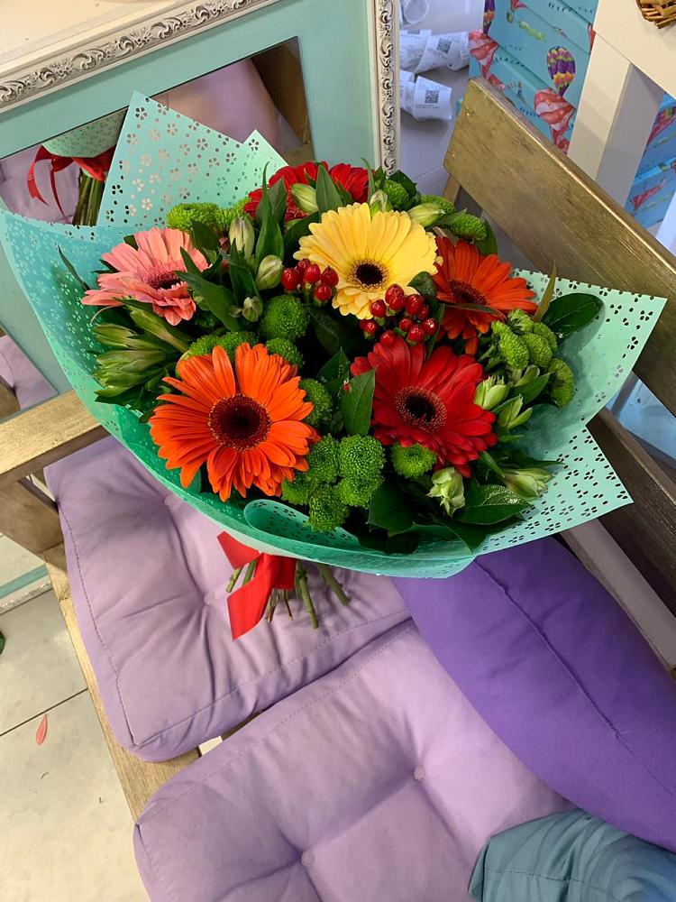 Букет цветов из: Герберы, Хризантемы и Альстромерии в Раздольном Новосибирской области