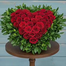 Цветочная композиция из Розы в виде сердца #REPLACE_PRED# Раздольном Новосибирской области