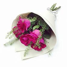 Букет цветов из:  Розы в Раздольном Новосибирской области