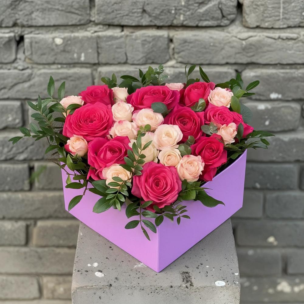 Цветочная композиция из Розы в коробке в Раздольном Новосибирской области