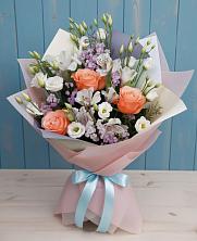 Букет цветов из:  Лизиантусы, Розы, Альстромерии и Гипсофила в Раздольном Новосибирской области