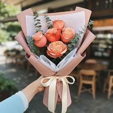 Букет цветов из:  Розы в Раздольном Новосибирской области