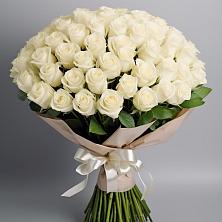 Букет 101 беля роза Белоснежка в Раздольном Новосибирской области
