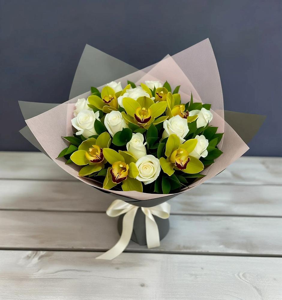 Букет цветов из: Орхидеи и Розы в Раздольном Новосибирской области