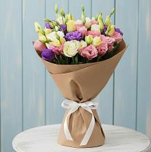 Букет цветов из:  Лизиантусы в Раздольном Новосибирской области