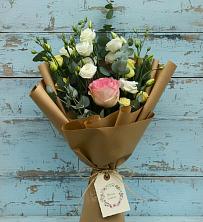 Букет цветов из:  Розы и Лизиантусы в Раздольном Новосибирской области