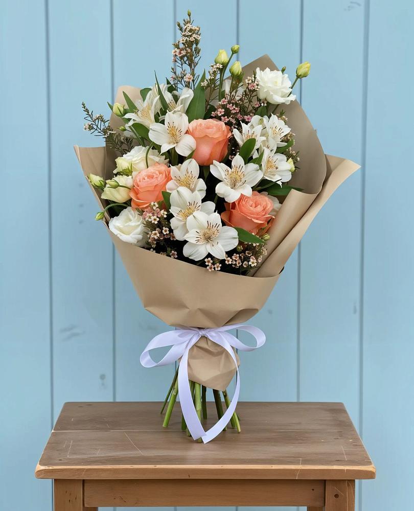 Букет цветов из: Альстромерии, Лизиантусы, Розы и Хризантемы в Раздольном Новосибирской области