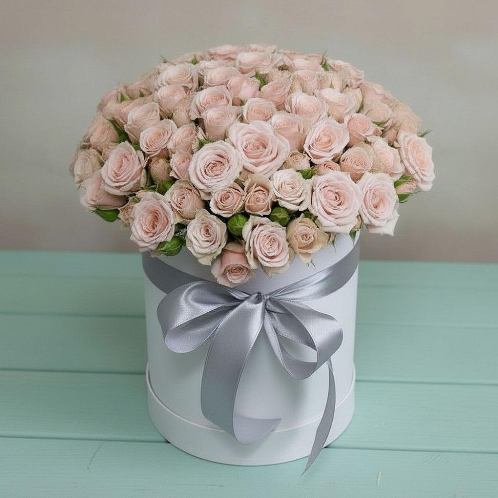 Цветочная композиция из Розы в шляпной коробке в Раздольном Новосибирской области