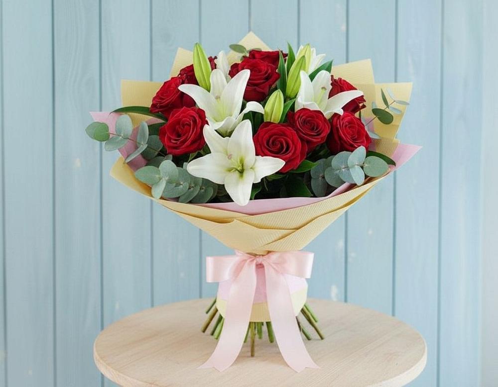 Букет цветов из: Лилии и Розы в Раздольном Новосибирской области